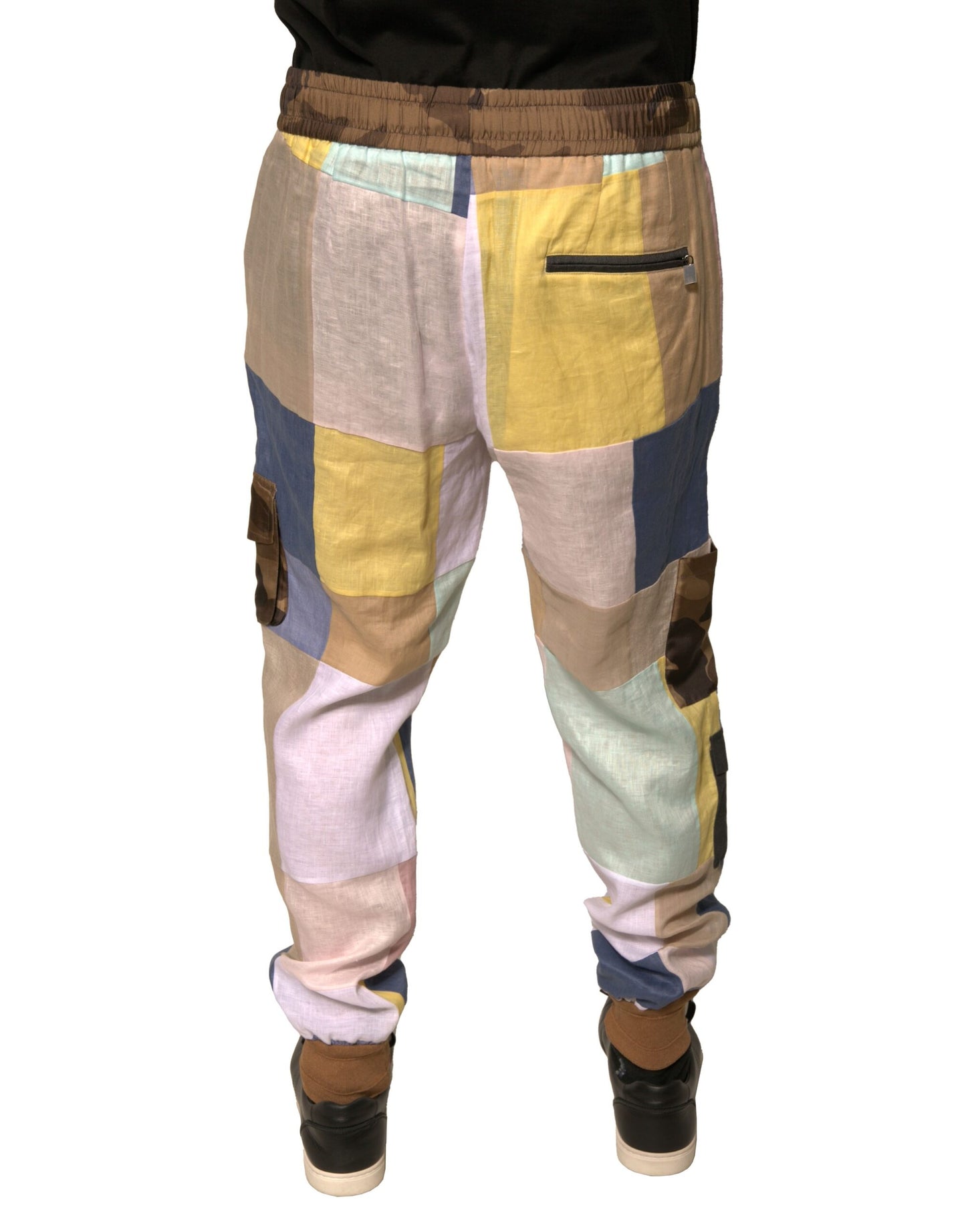 Pantalones deportivos con parches multicolores