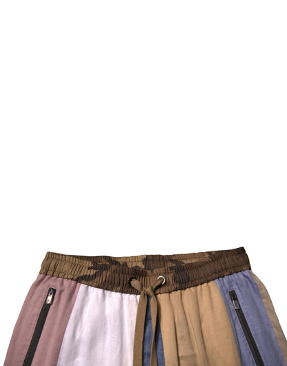 Pantalones deportivos con parches multicolores