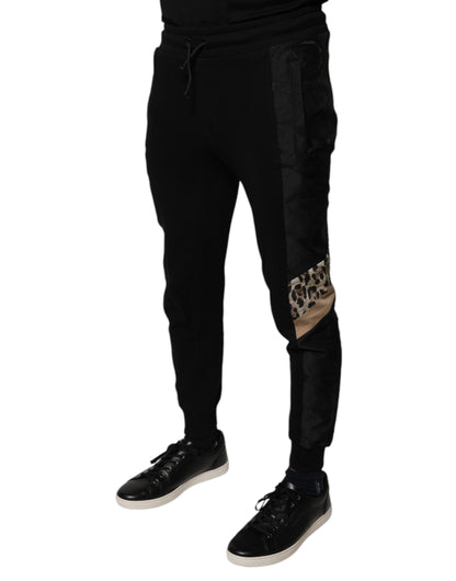 Pantalones deportivos ajustados de leopardo negro