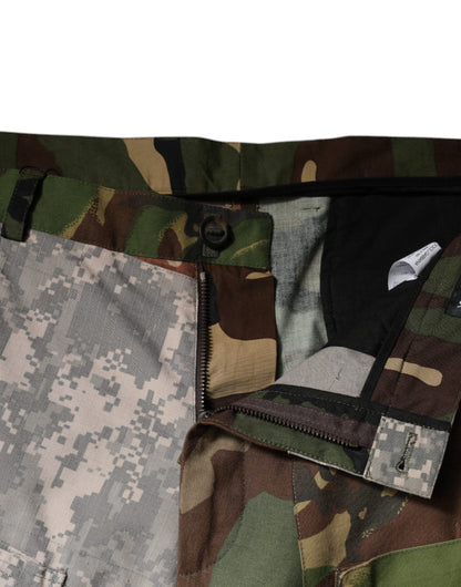 Pantalones cargo de camuflaje con parches multicolores