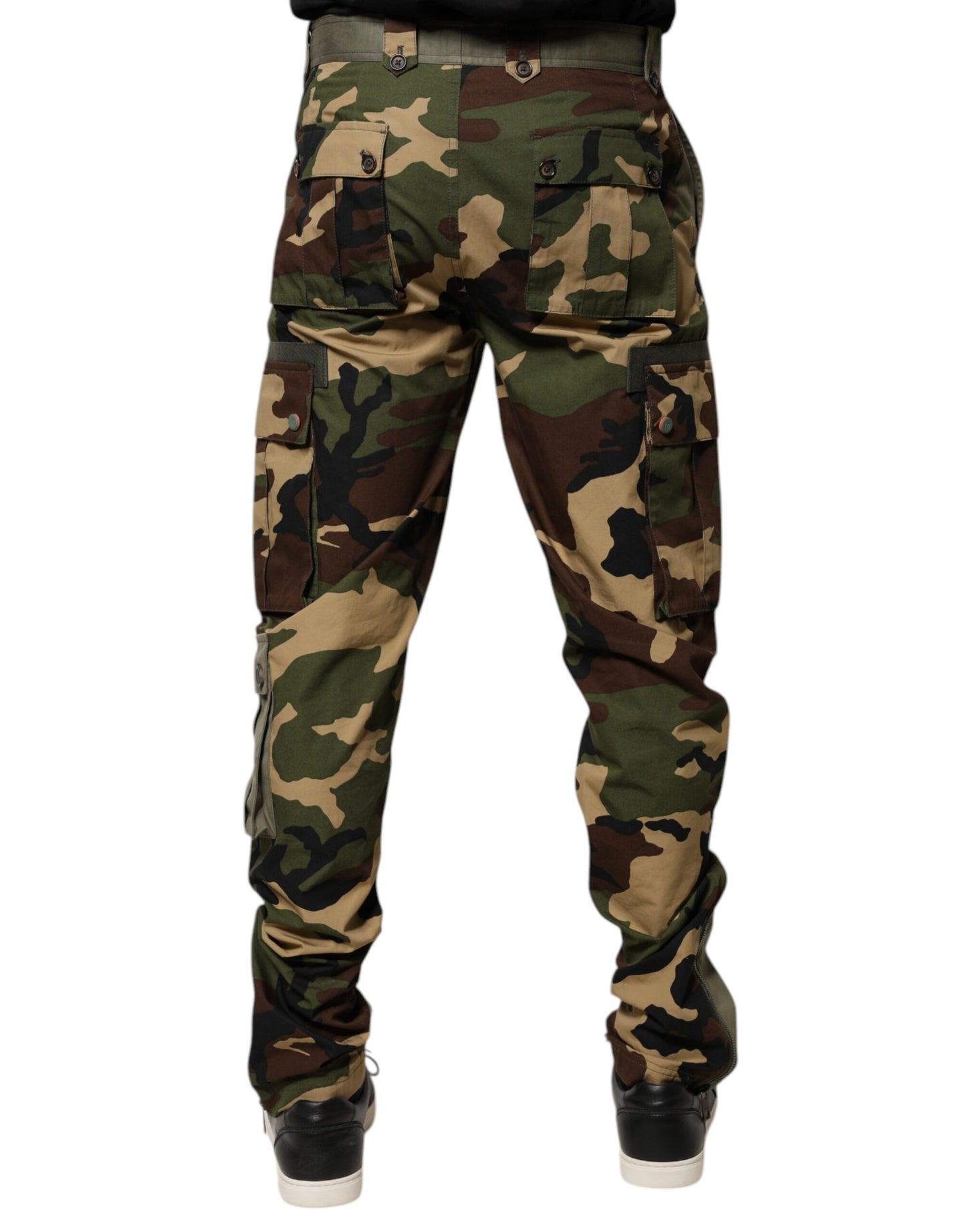 Pantalones cargo de camuflaje con parches multicolores