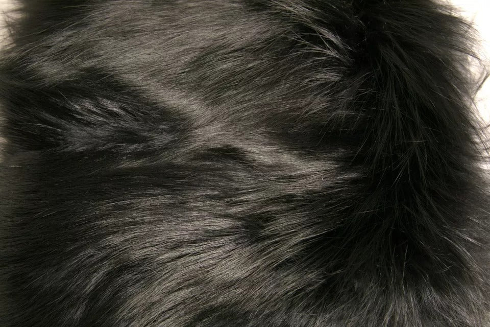 Bufanda tipo chal de piel negra con cuello de hombro