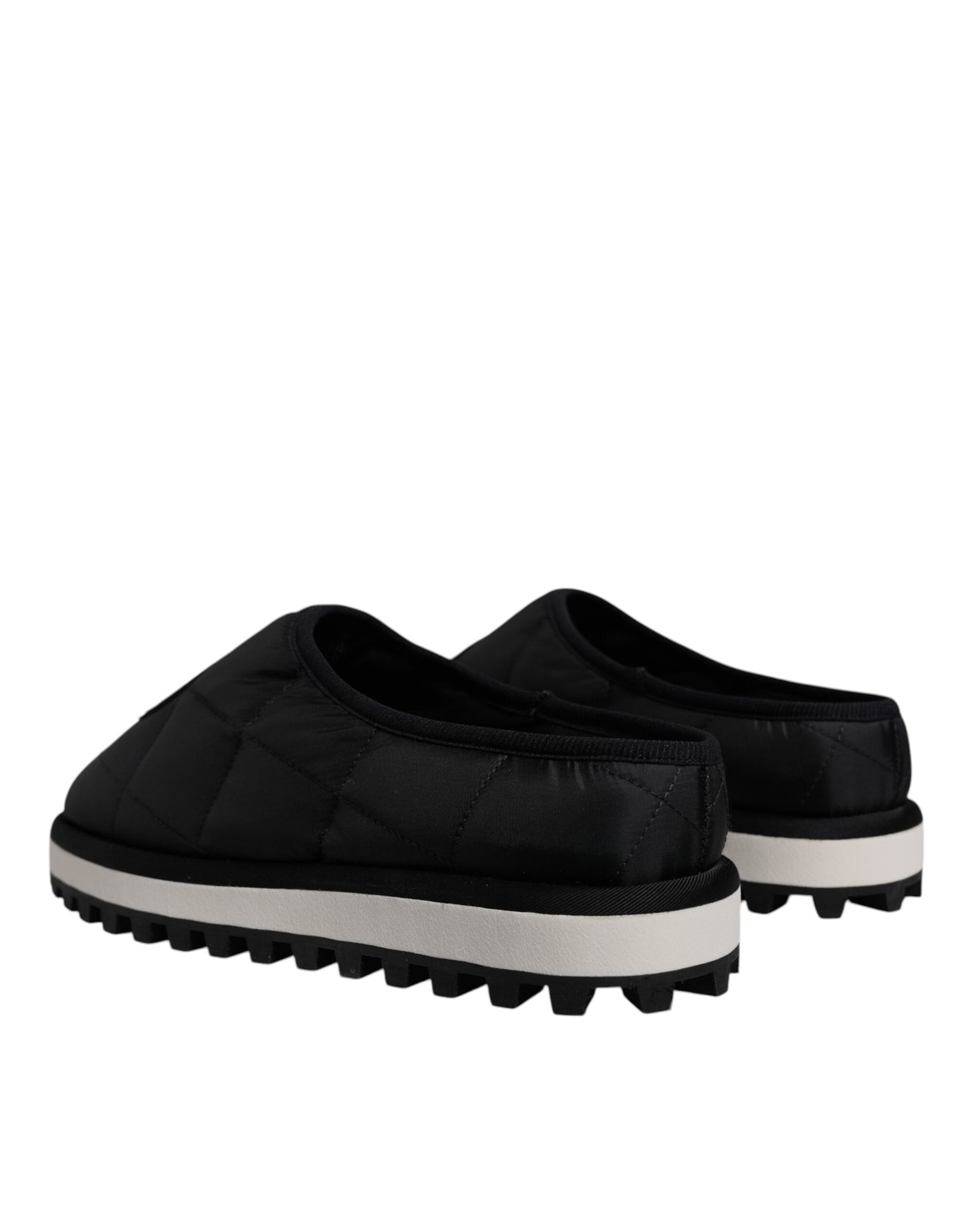 Sandalias tipo chanclas de nailon negro acolchado con parche del logotipo