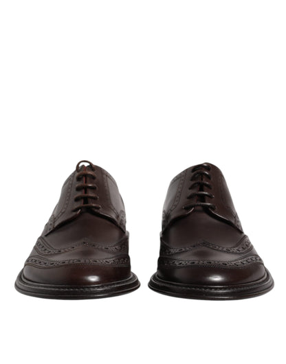 Zapatos de vestir formales Derby de cuero marrón con punta de ala y cordones