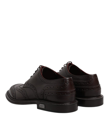 Zapatos de vestir formales Derby de cuero marrón con punta de ala y cordones