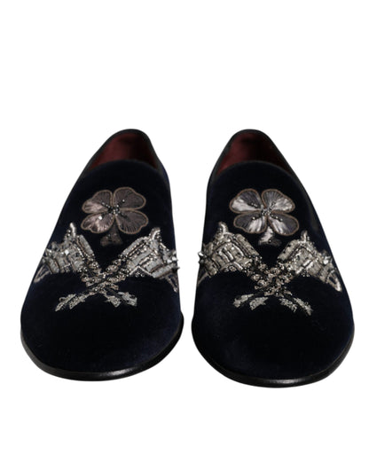 Mocasines de terciopelo negro con diseño floral y diseño de pistola