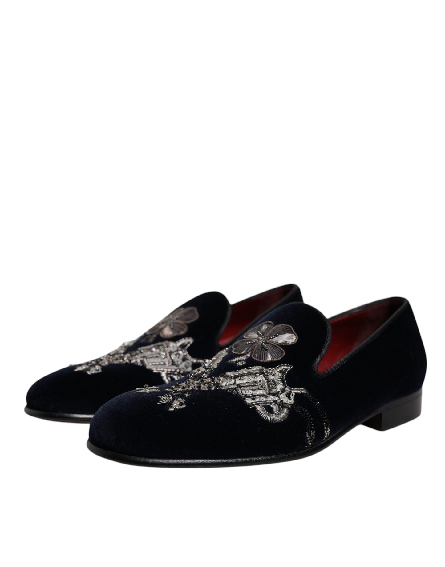 Mocasines de terciopelo negro con diseño floral y diseño de pistola