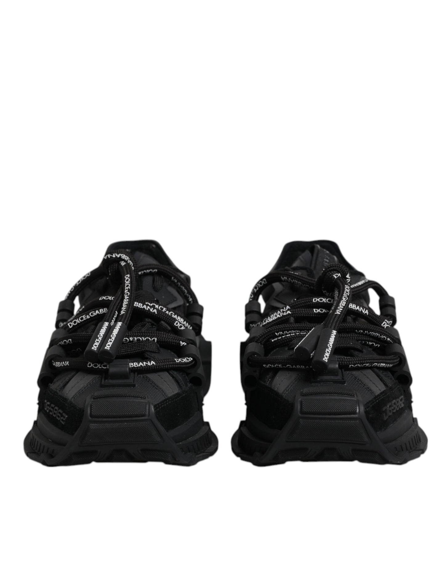 Zapatillas deportivas negras de caña baja con cordones