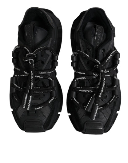Zapatillas deportivas negras de caña baja con cordones