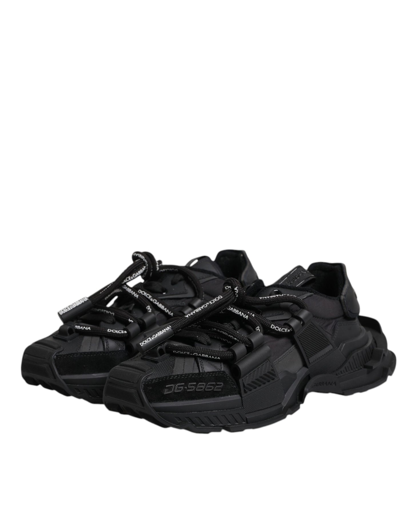 Zapatillas deportivas negras de caña baja con cordones