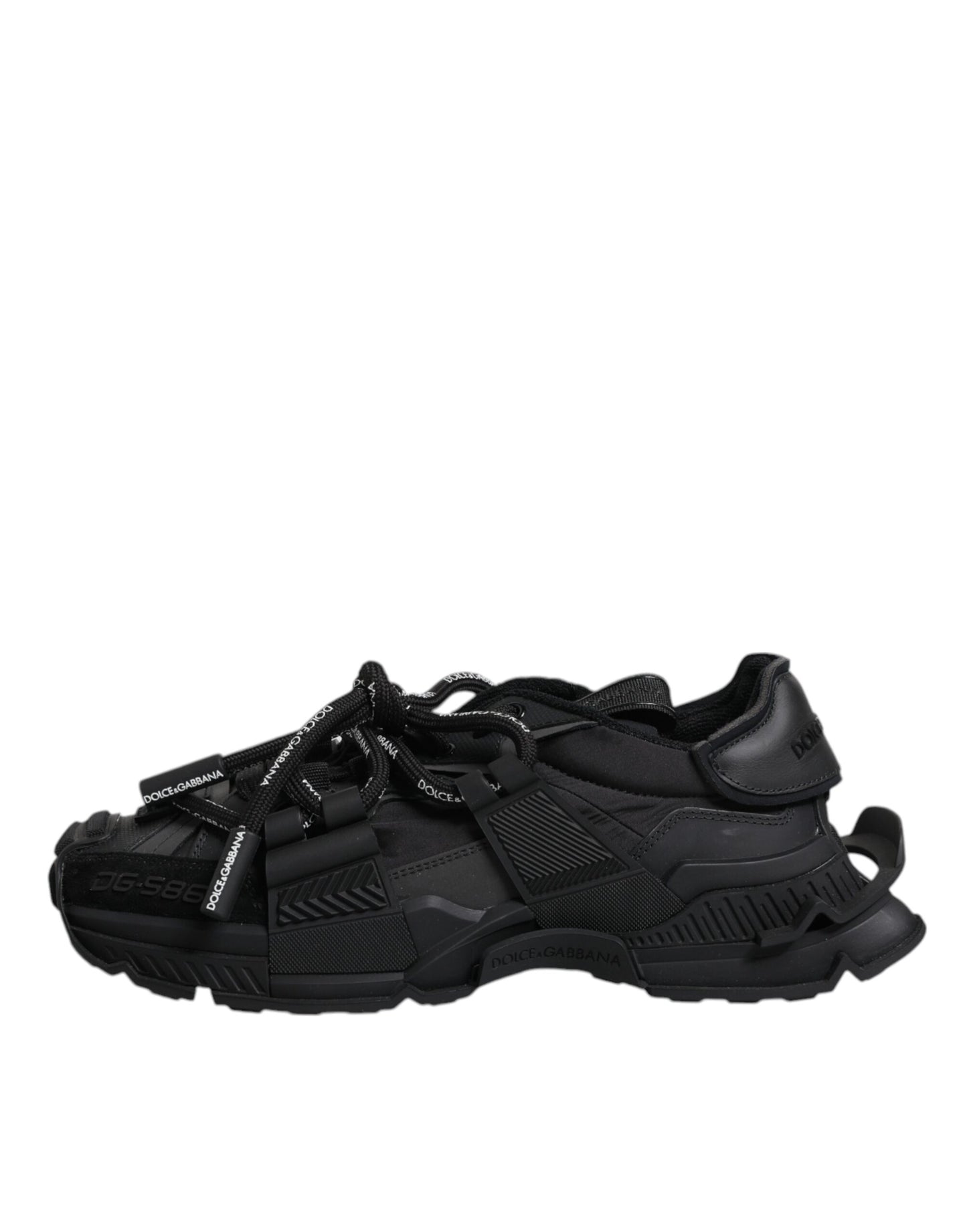 Zapatillas deportivas negras de caña baja con cordones