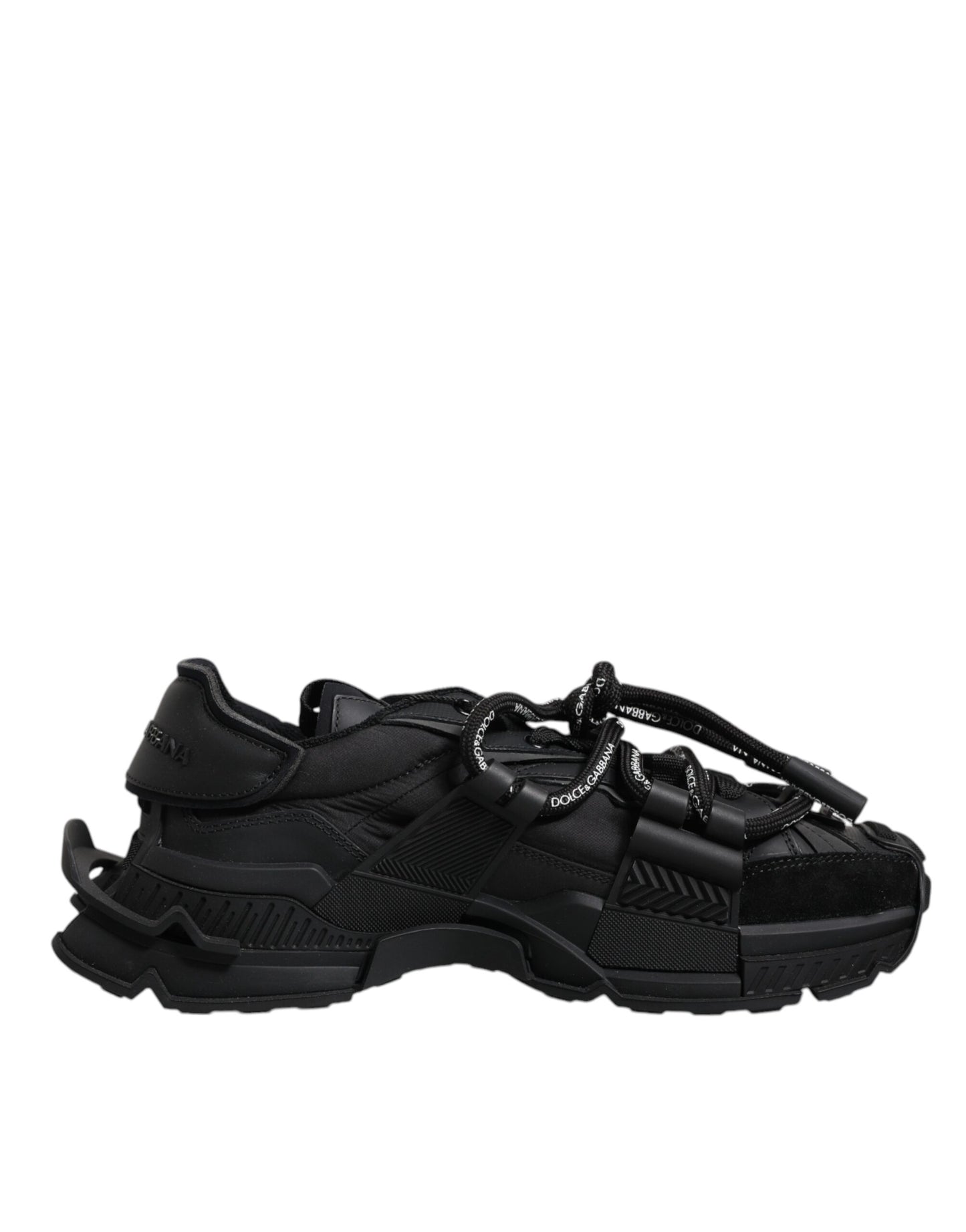 Zapatillas deportivas negras de caña baja con cordones