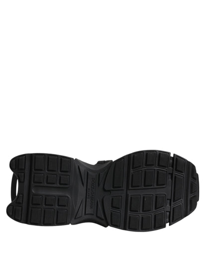 Zapatillas deportivas negras de caña baja con cordones
