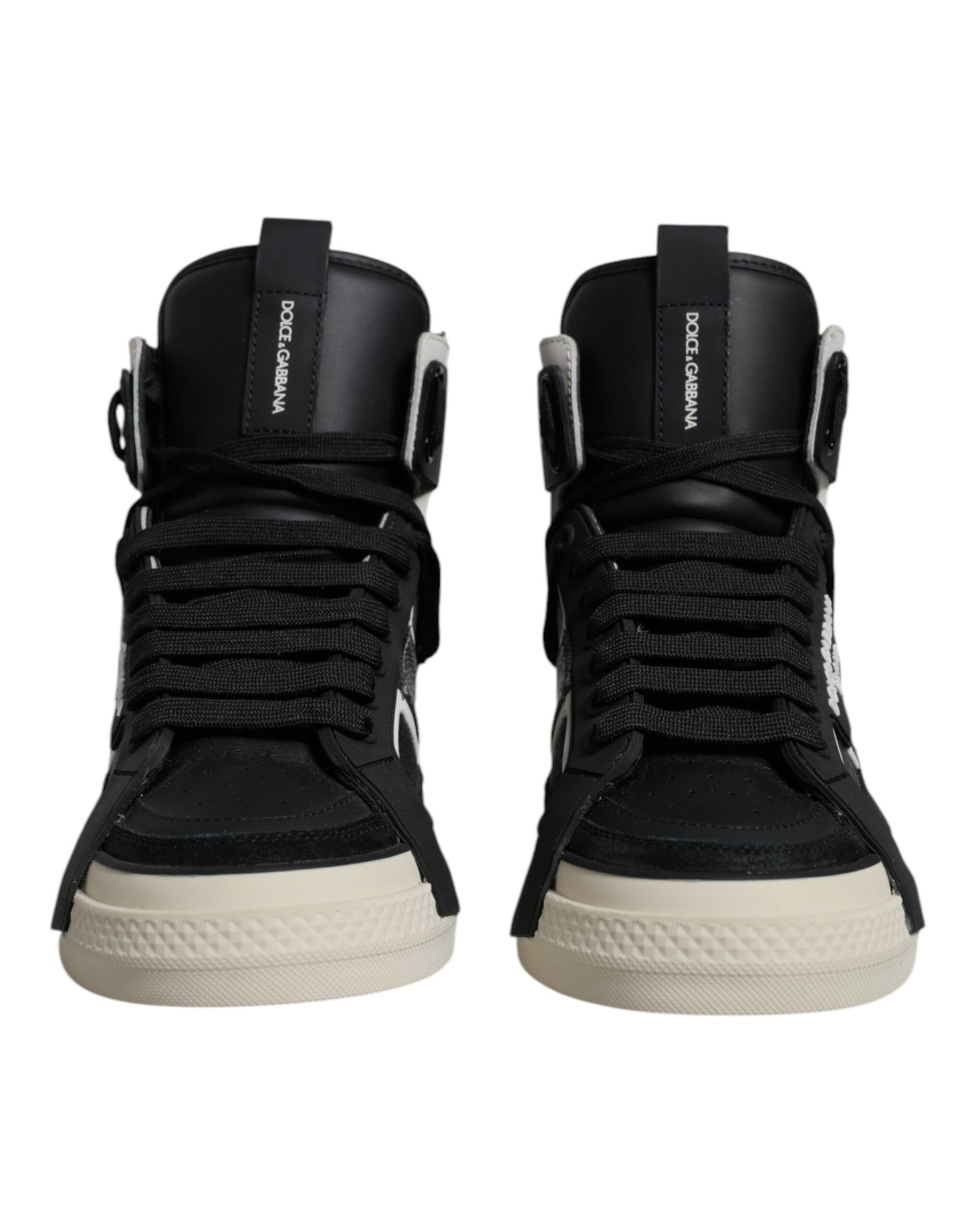 Zapatillas altas de cuero negro y plateado