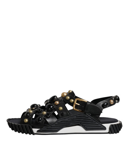 Sandalias de cuero negro con tachuelas
