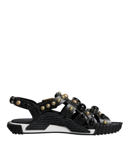 Sandalias de cuero negro con tachuelas