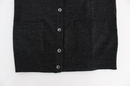 Elegante suéter tipo cárdigan de lana gris