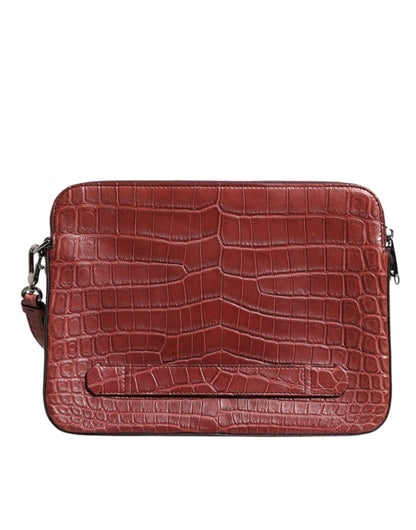 Bolso maletín para hombre de piel de cocodrilo burdeos con placa del logotipo