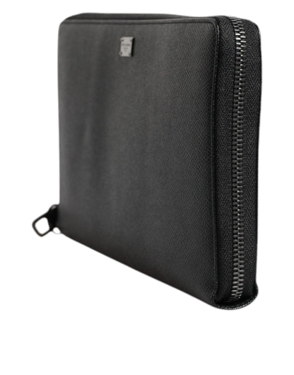 Cartera continental de piel de becerro negra con cremallera y logotipo
