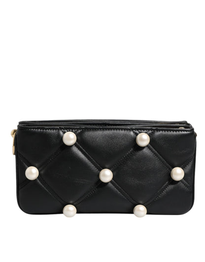 Bolso de hombro de cuero negro con logotipo adornado con perlas
