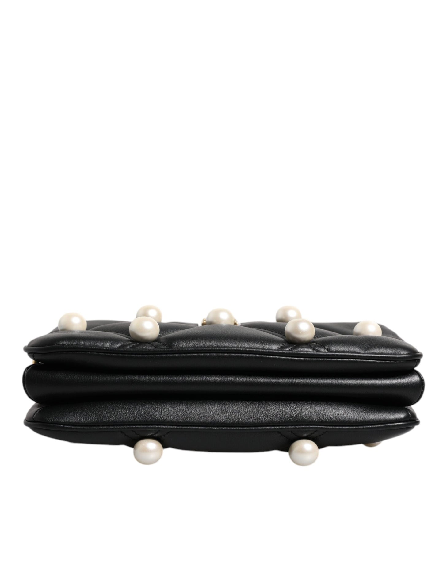 Bolso de hombro de cuero negro con logotipo adornado con perlas