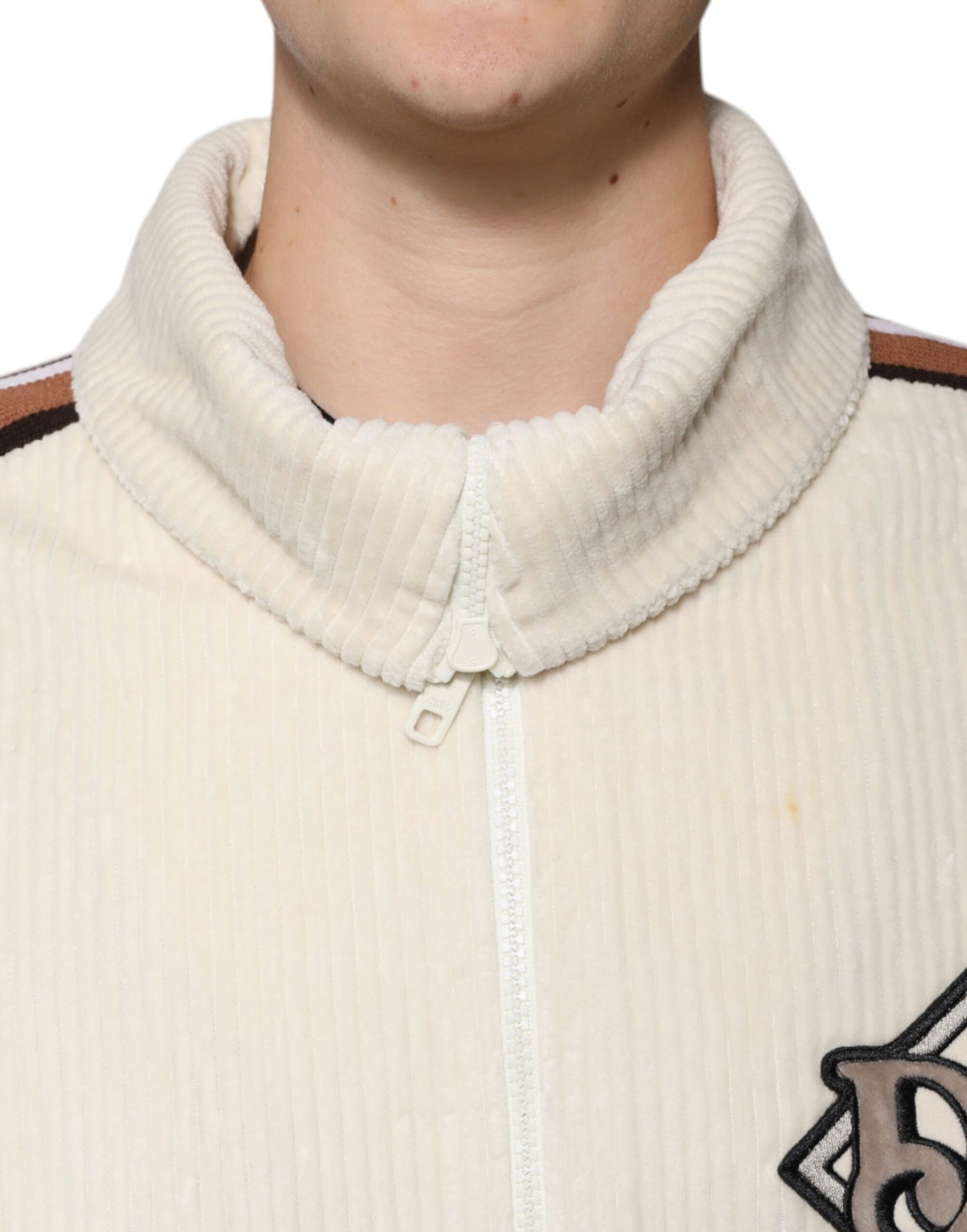 Chaqueta de pana de algodón con cremallera completa y aplique de logotipo beige