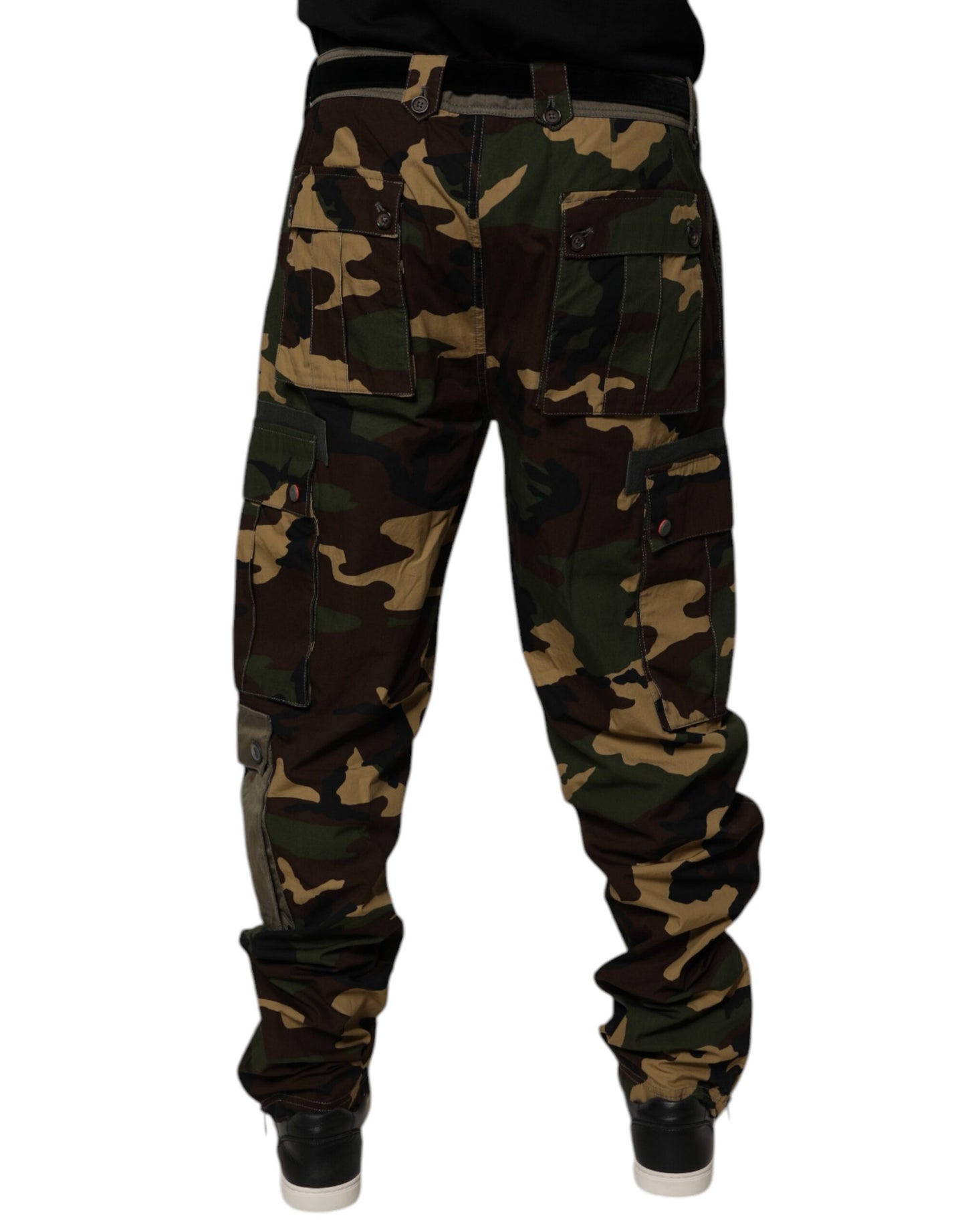 Pantalones cargo de camuflaje con parches multicolores