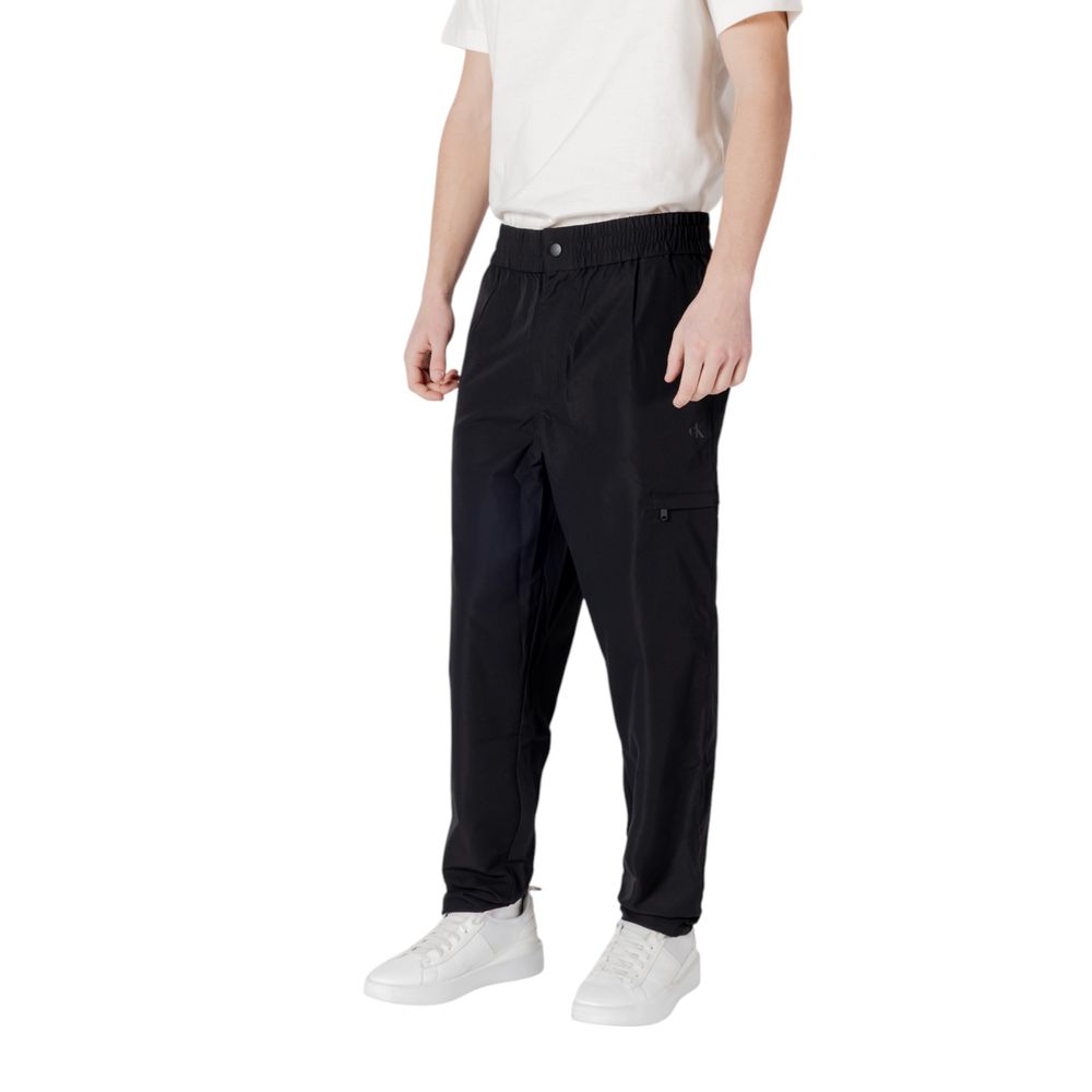 Vaqueros y pantalones de poliéster negro