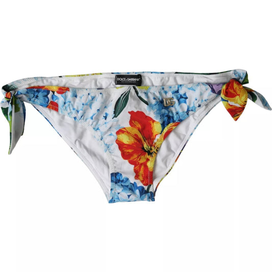 Traje de baño de bikini con estampado floral blanco