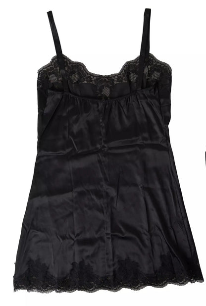 Camisola de seda negra sensual