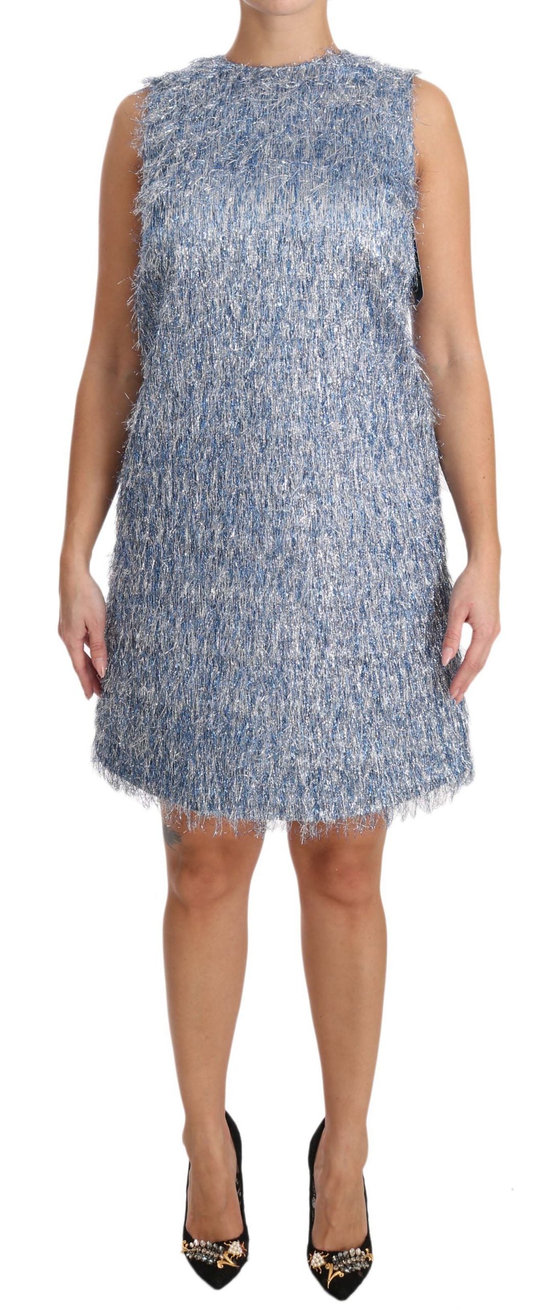 Elegante vestido recto azul claro con flecos