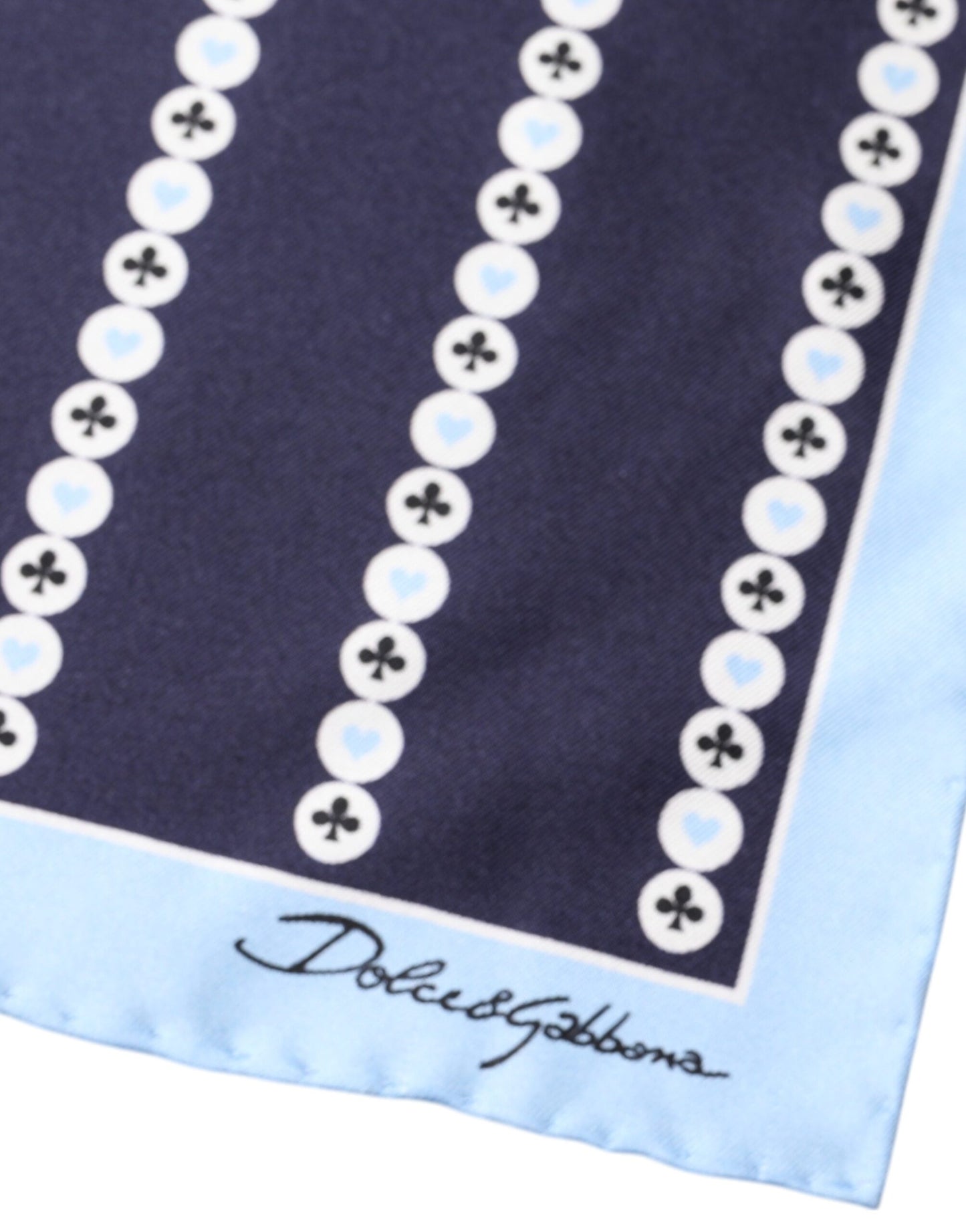 Pañuelo de seda con forma de espada y corazón azul