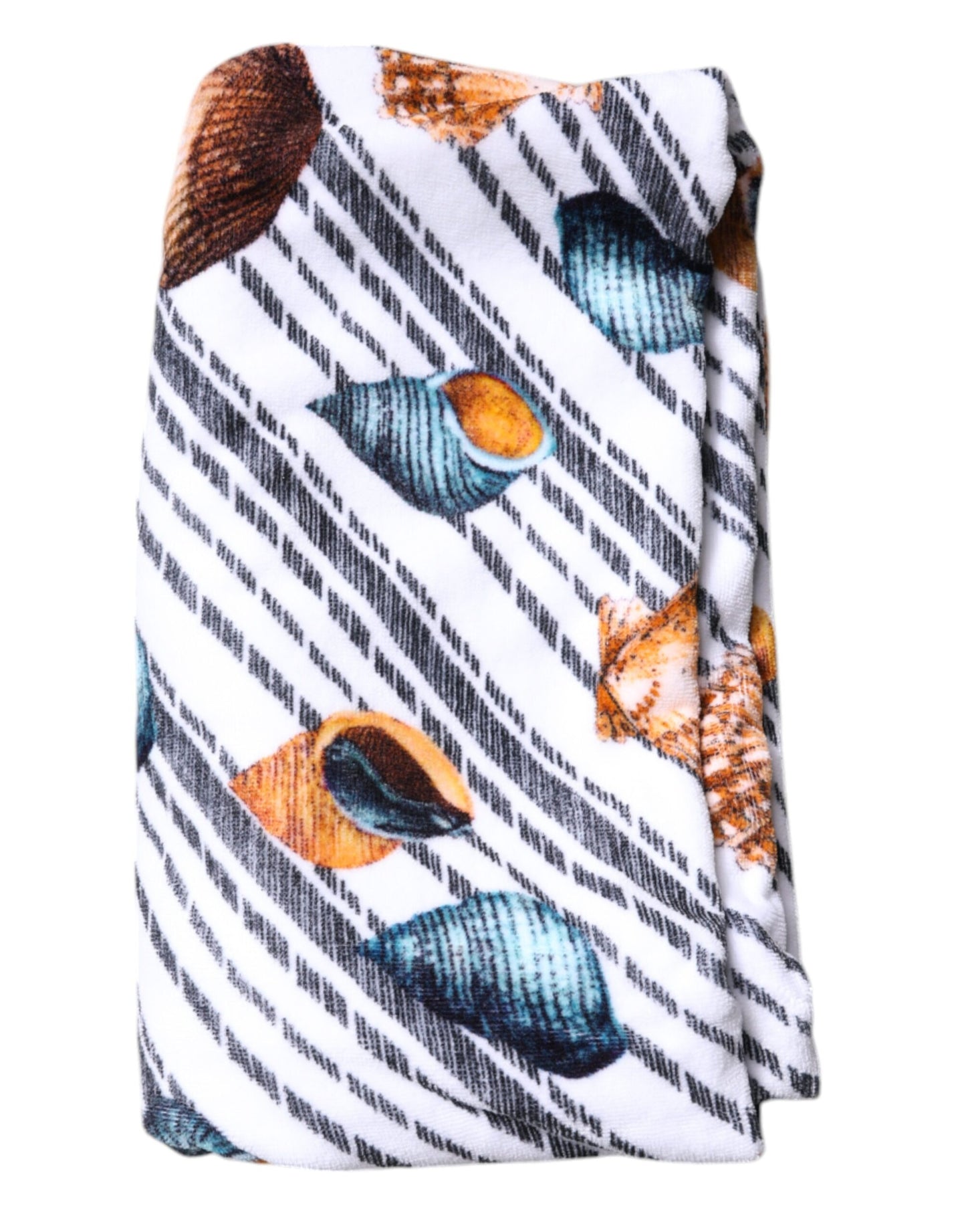 Toalla de playa con rayas multicolores y conchas marinas