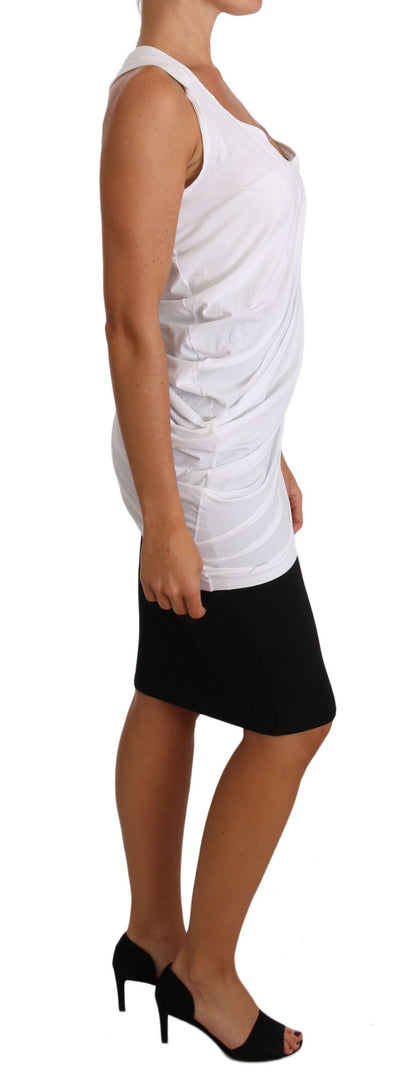 Elegante camiseta blanca sin mangas con lazo en la espalda
