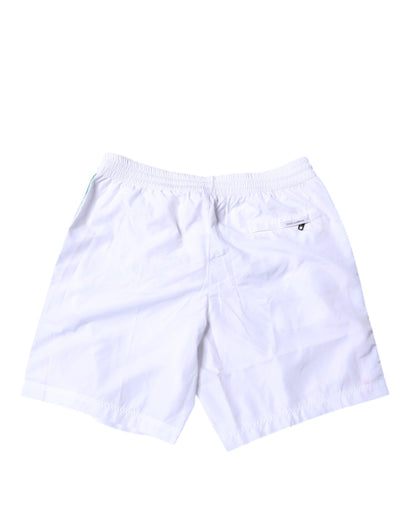 Traje de baño de dos piezas con pantalones cortos y rayas blancas