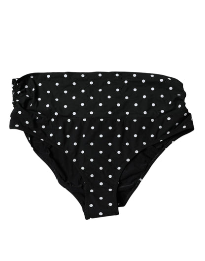Traje de baño de lunares negros con parte inferior de bikini