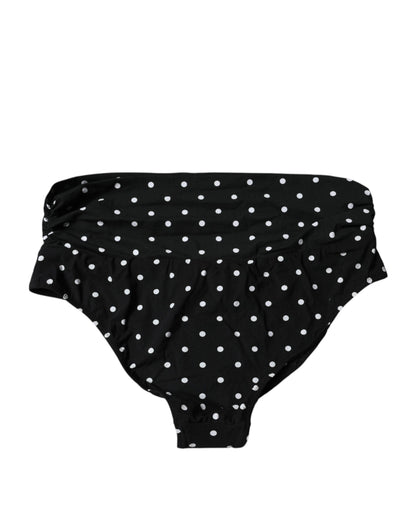 Traje de baño de lunares negros con parte inferior de bikini
