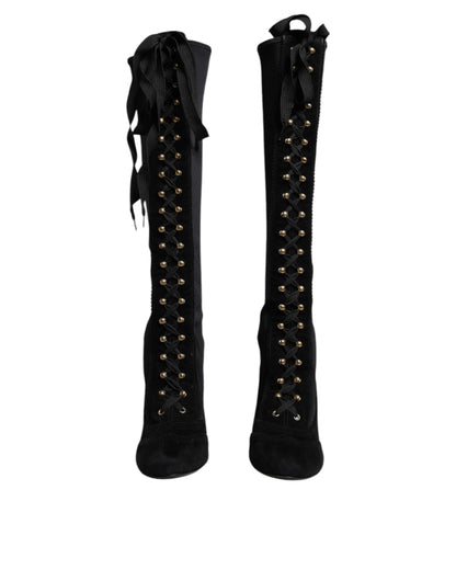 Botas altas negras con cordones y tacones