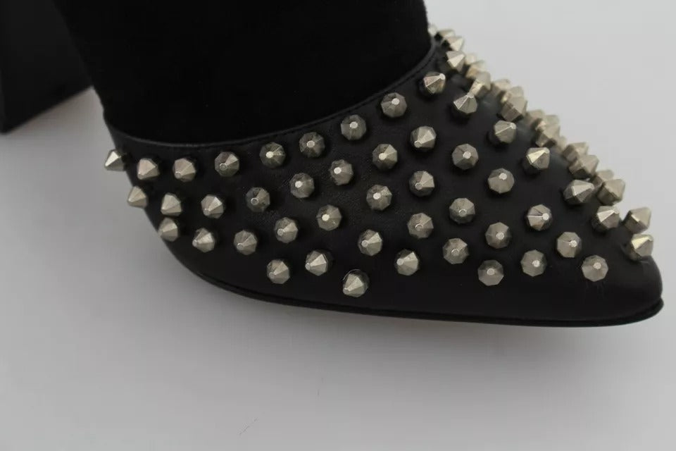 Botines de ante negro con tachuelas y tacón