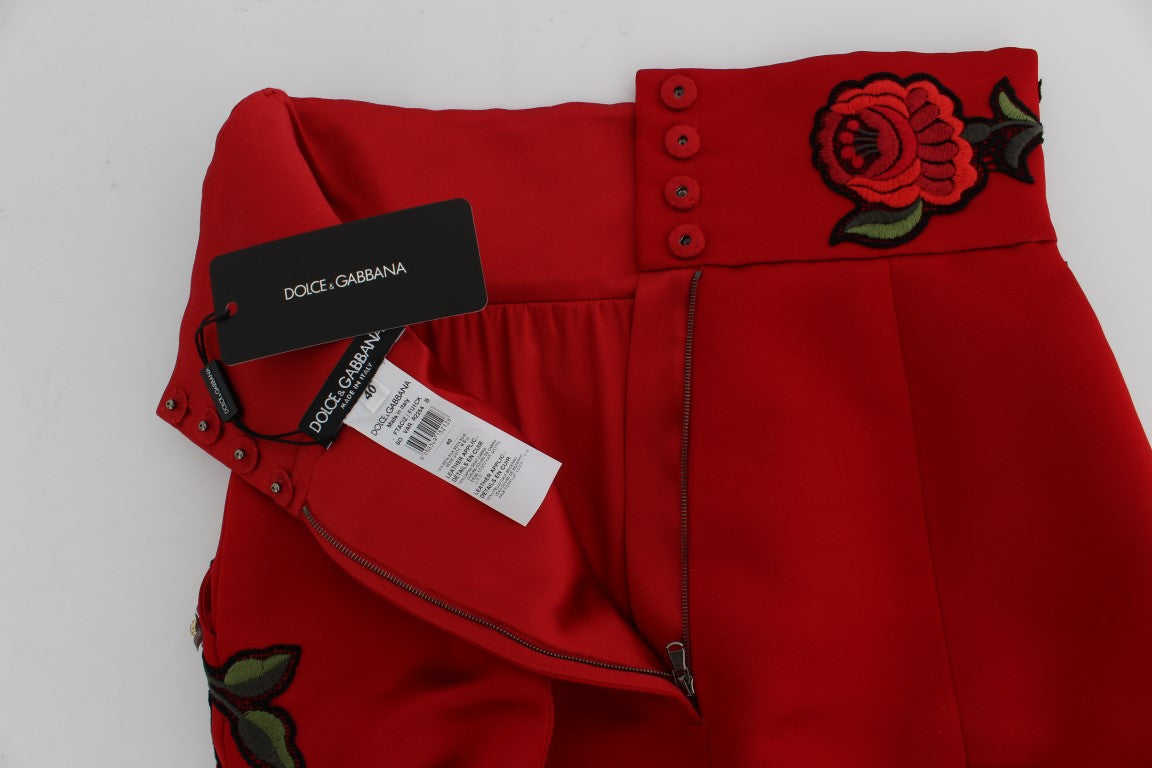 Elegantes pantalones cortos de seda con cintura alta y bordados