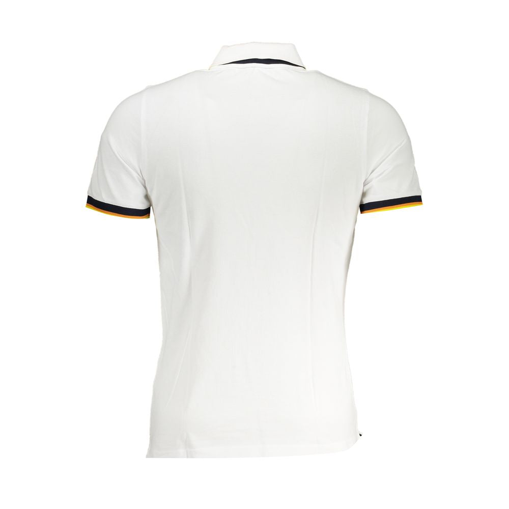 Polo blanco elegante con detalle en contraste