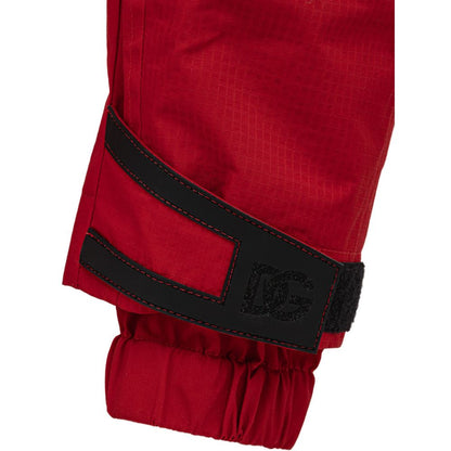 Vaqueros y pantalón de poliamida roja