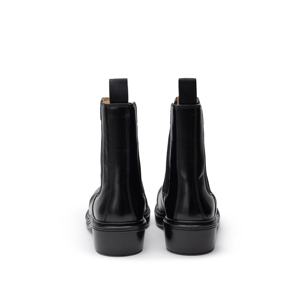 Bota de cuero negra