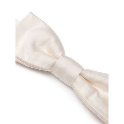Corbatas y pajaritas de seda blanca