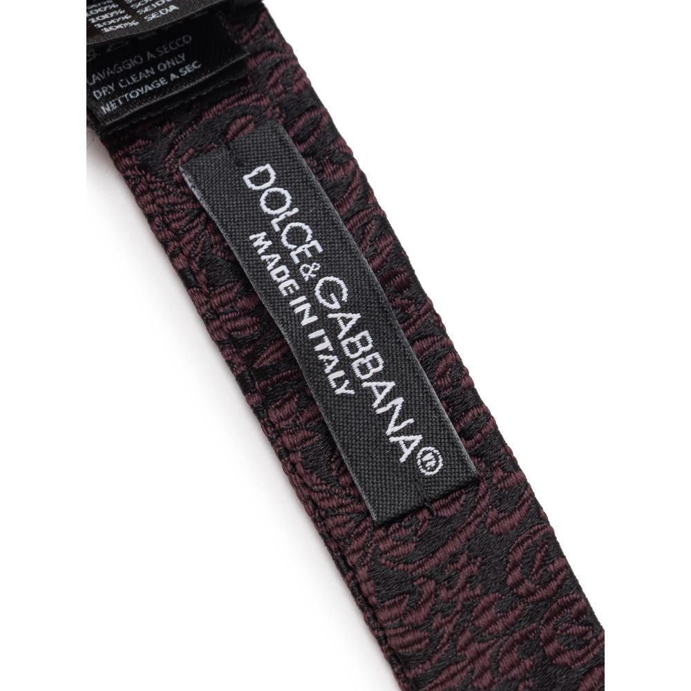 Corbatas y pajaritas de seda negras