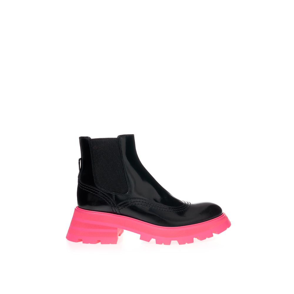 Botas elegantes de cuero negro