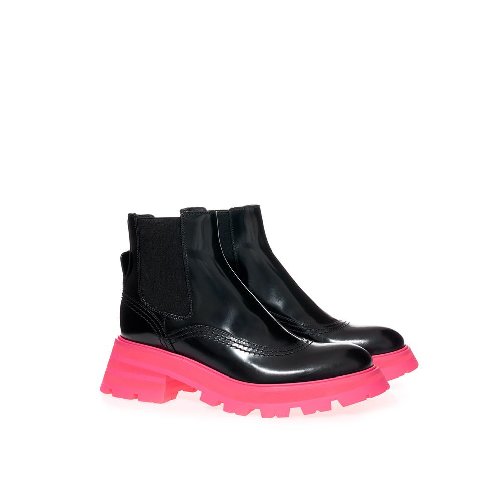 Botas elegantes de cuero negro