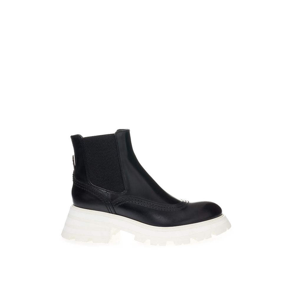 Botas elegantes de piel en negro atemporal