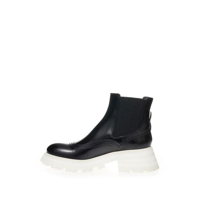 Botas elegantes de piel en negro atemporal