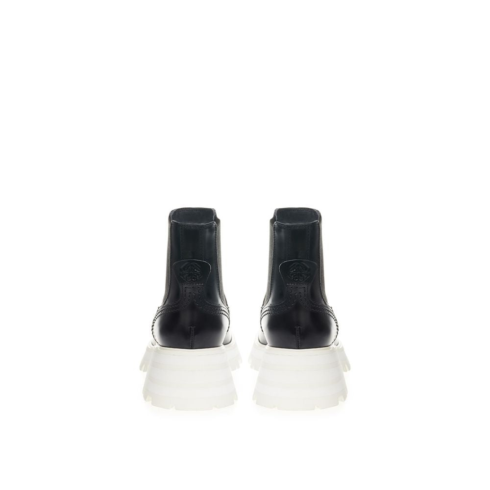 Botas elegantes de piel en negro atemporal